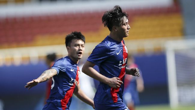 全场比赛结束，勒沃库森3-0云达不莱梅！